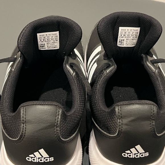 Adidas men Baseball Cleat size 9 - Picture 7 of 7